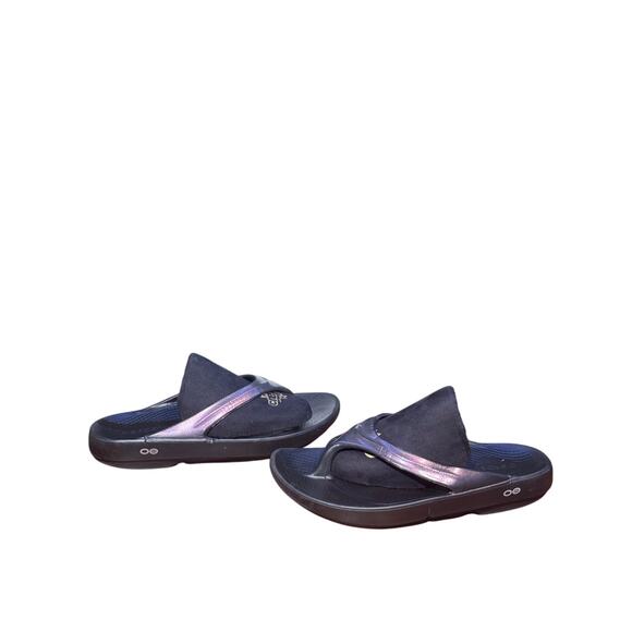 Shoes - Oofos rubber sandals in good condtion size 10 women's